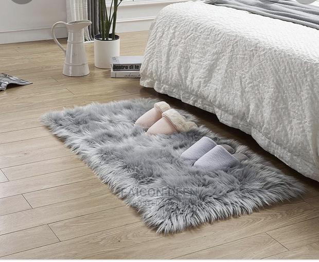 Fluffy Fur Carpet (All Colors Available) · Photo 1