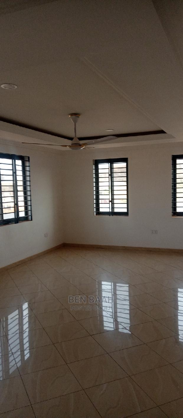 4bdrm Duplex in Ben Properties, Ga East Municipal for rent · Photo 3