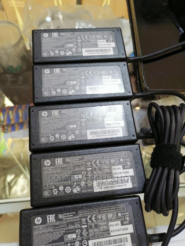 Hp Small Pin Charger · Photo 4