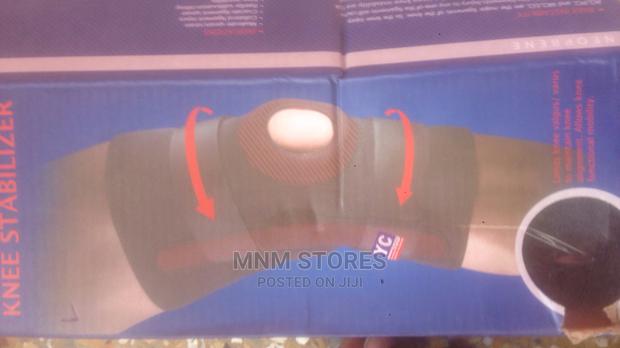Knee Support at 180gh · Photo 1