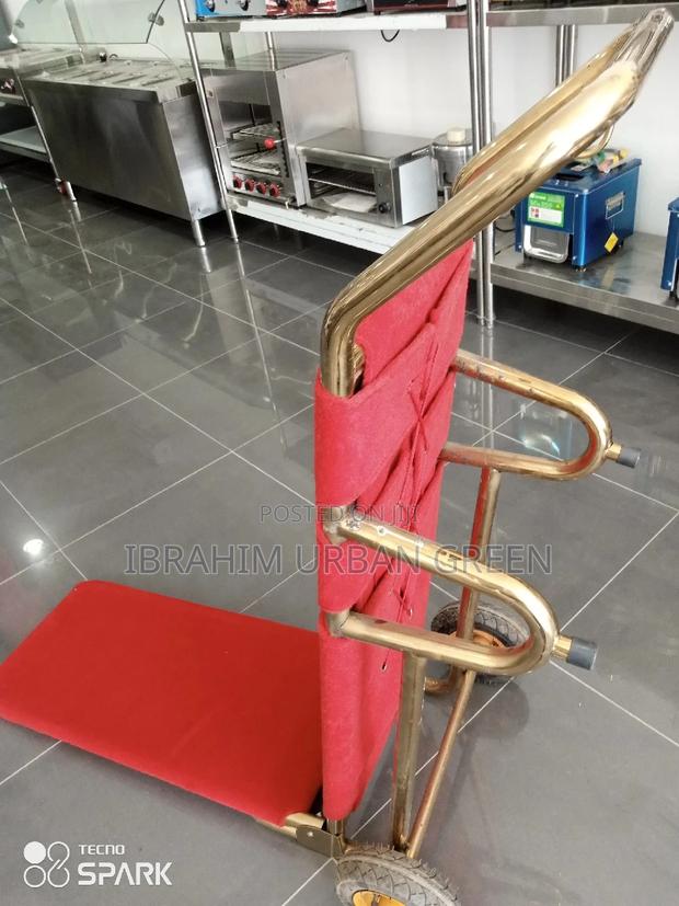 Trolley Gold Color · Photo 1