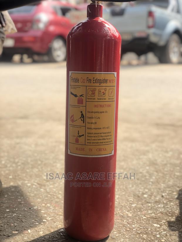 3kg C02 Fire Extinguisher · Photo 4