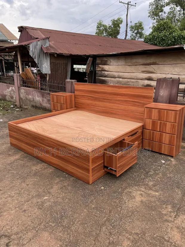 King Size Storage Bed With Drawers +2 Bedside Cabinets · Photo 1
