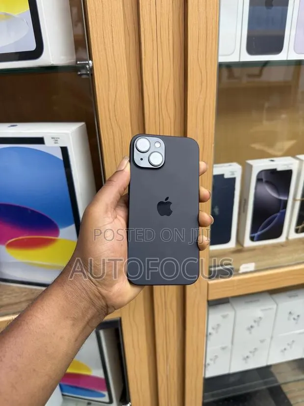 Apple iPhone 15 256 GB Black · Photo 1