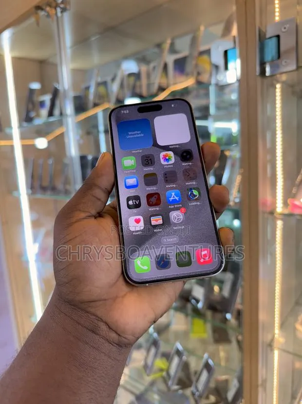 Apple iPhone 15 Pro 128 GB Gray · Photo 1