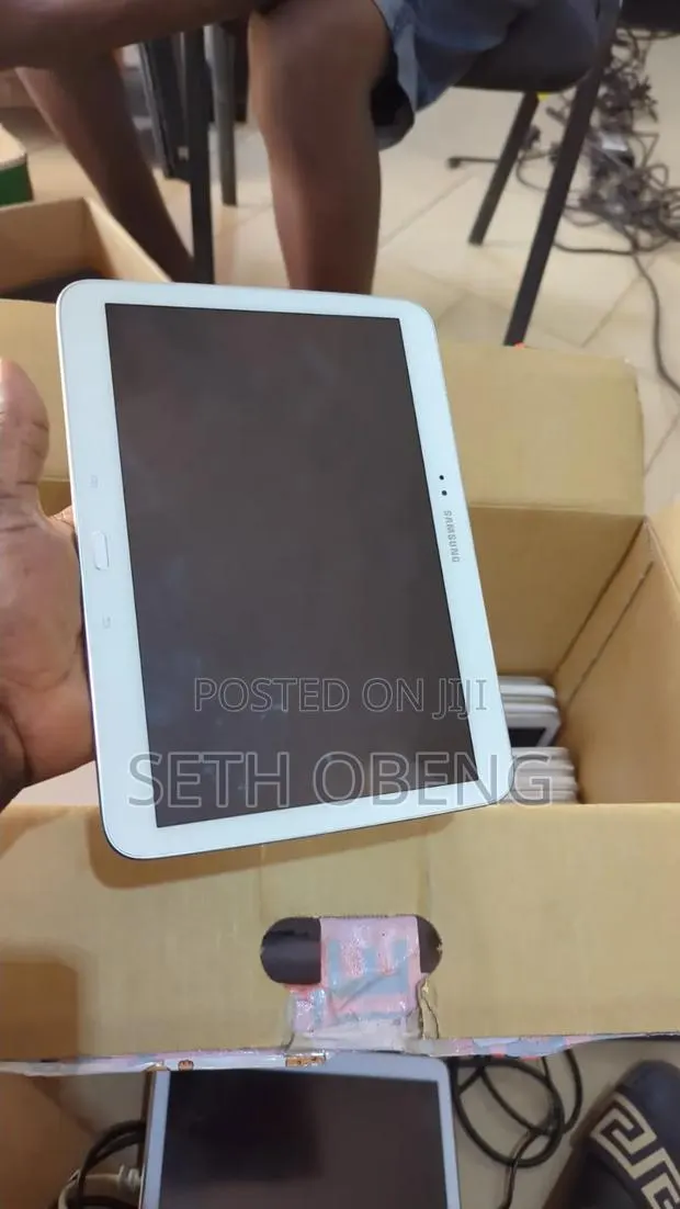 Samsung Galaxy Tab 4 16 GB White · Photo 1