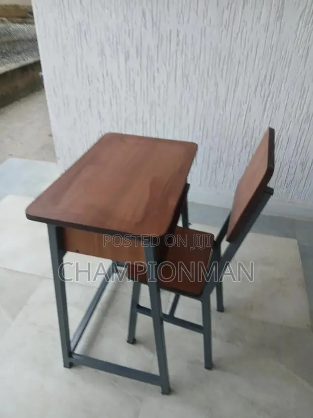 Student Desk · Photo 1