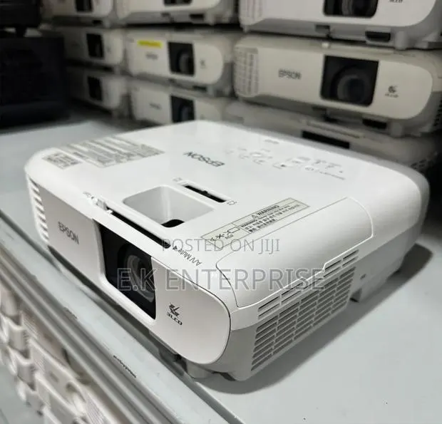 Uk Used Epson Eb X39 Projector. 3500 Lumens of Very High Brightness