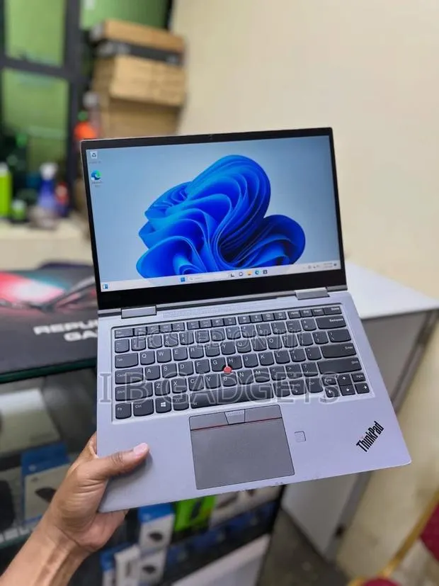 Laptop Lenovo ThinkPad X1 Yoga 16GB Intel Core i7 SSD 256GB · Photo 2