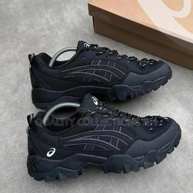 Asics Gel All Black · Photo 1
