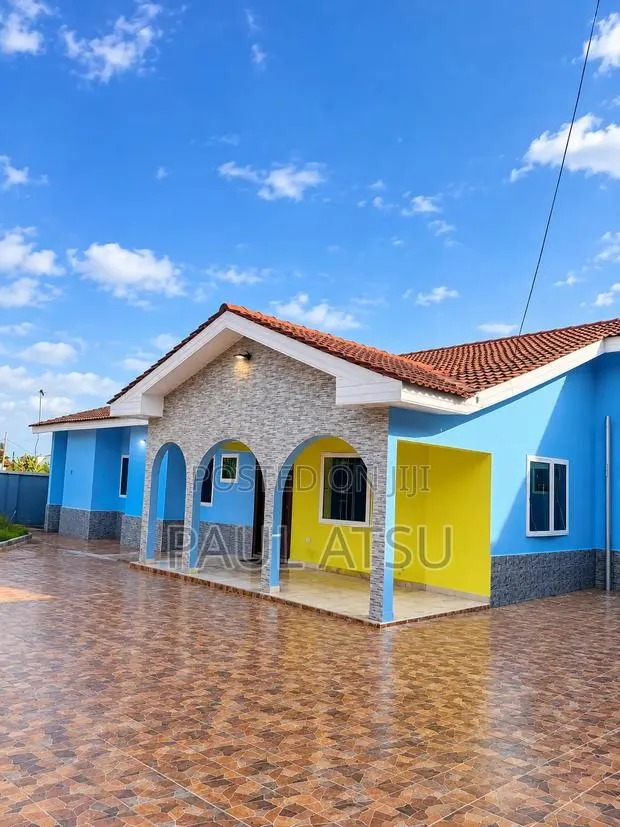 3 Bedroom Self Compound · Photo 1
