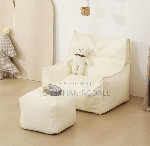 Children’s Bedroom Reading Chair · Photo 1