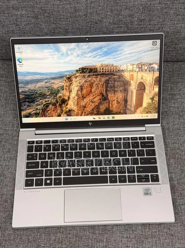 Laptop HP EliteBook 830 G7 8GB Intel Core i5 SSD 256GB · Photo 1
