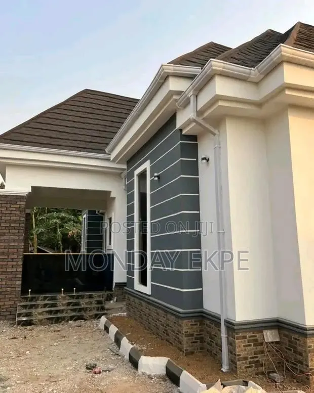 White Rain Gutter With Affordable Price · Photo 1