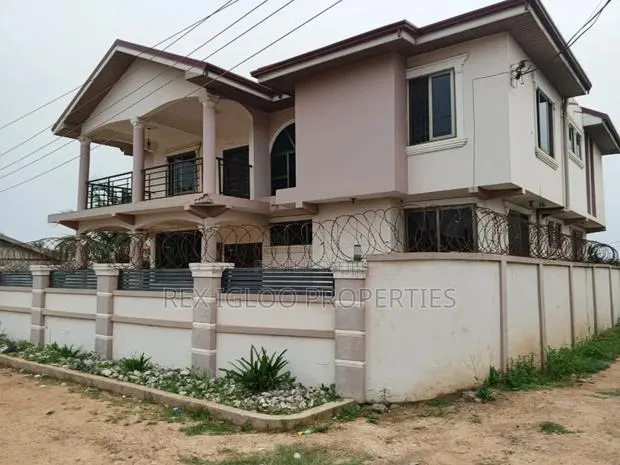 5bdrm House in Nungua Brigade, Accra Metropolitan for sale · Photo 1