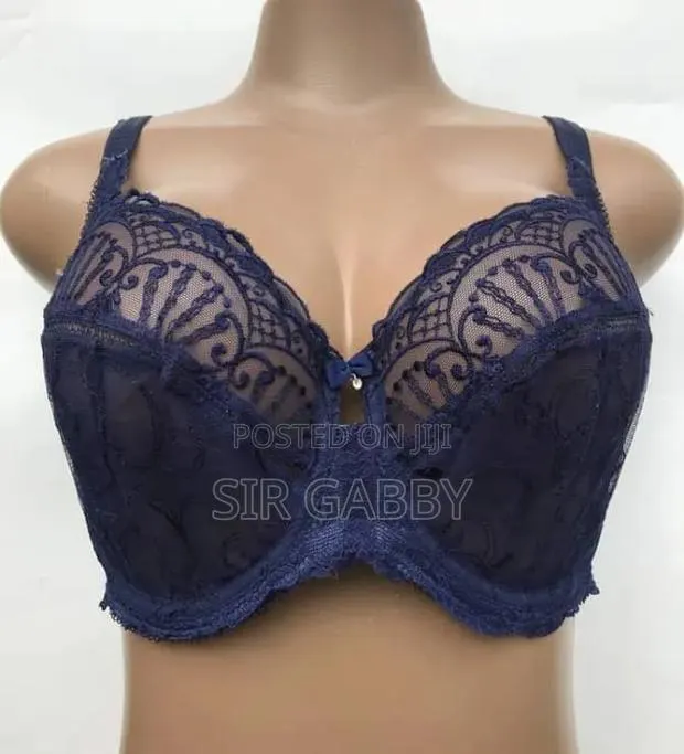 UK Lace Thrief Bra · Photo 1