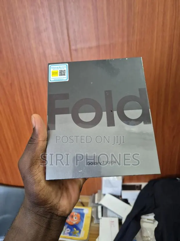 New Samsung Galaxy Z Fold4 256 GB Black · Photo 1