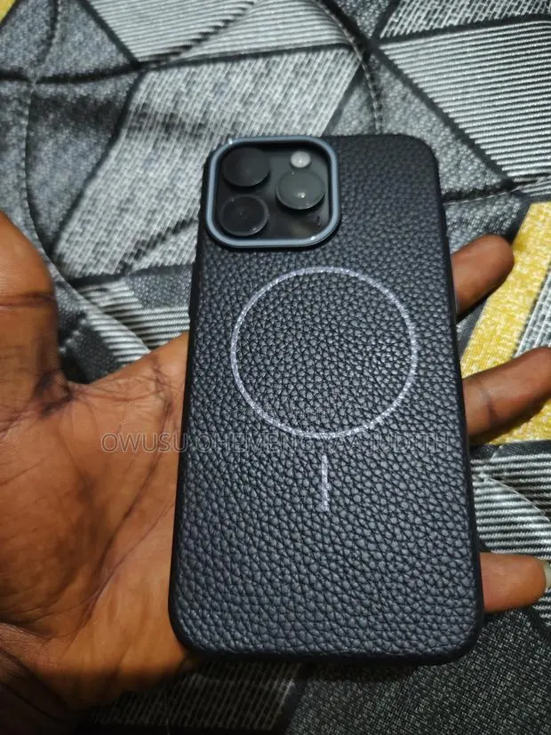 Apple iPhone 15 Pro Max 256 GB Black · Photo 1