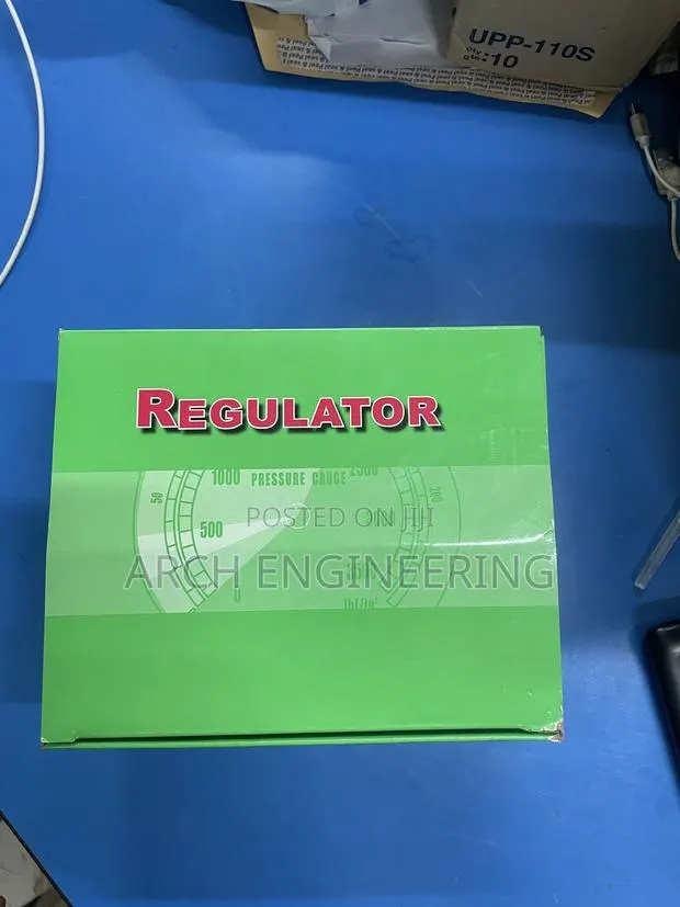 Oxygen Pressure Regulator/Flowmeter With Oxygen Cannula · Photo 1