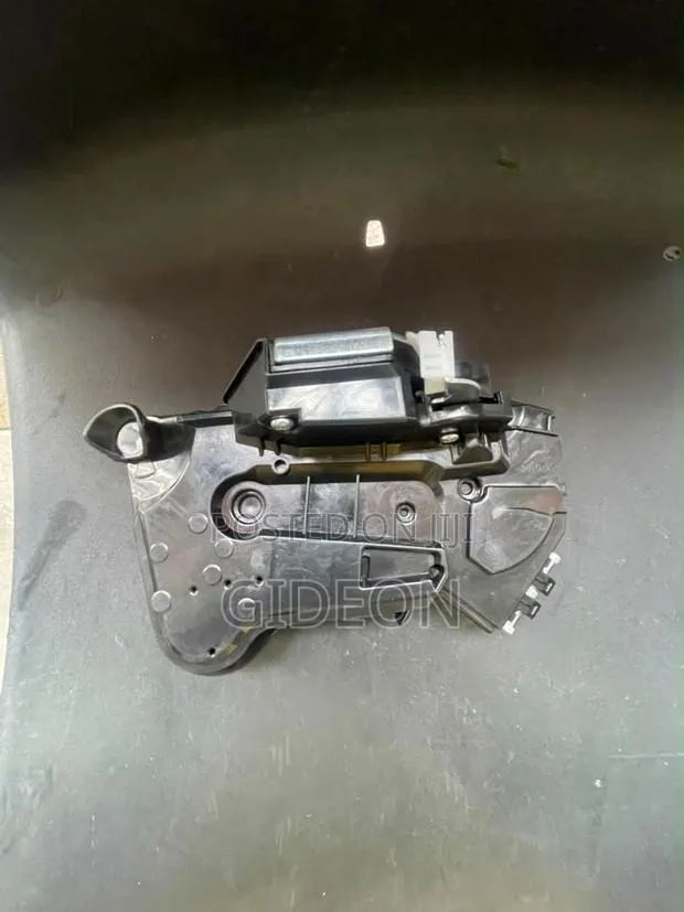 Corolla 2014 Door Lock , Front Left · Photo 1