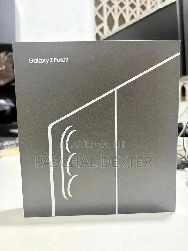 New Samsung Galaxy Z Fold7 512 GB Blue · Photo 1
