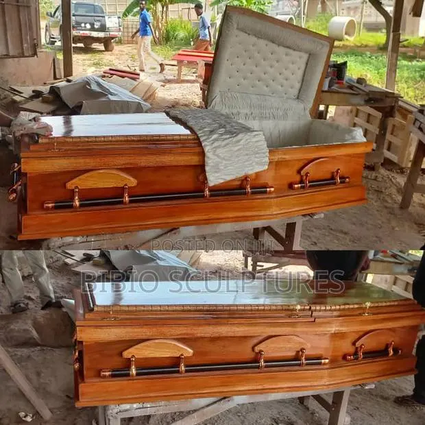 Golden Maple Wood Tone Casket · Photo 1
