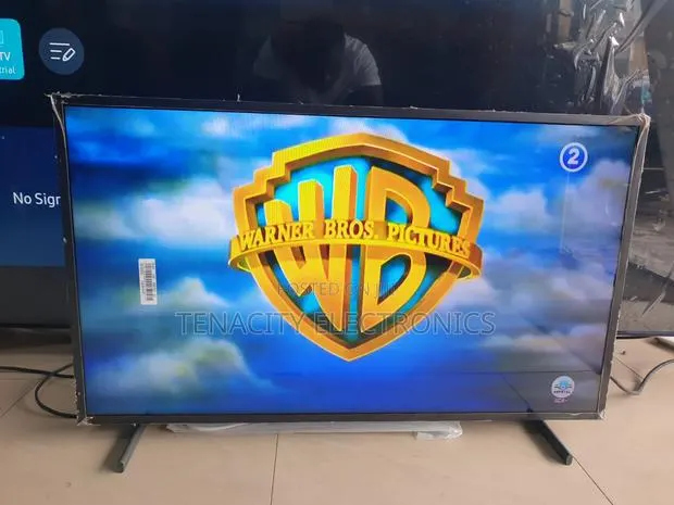 Qled Picture Frame 32"samsung Uhd HDR Smart Satellite TV · Photo 1