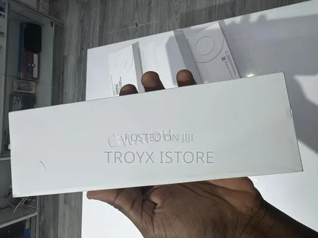 Apple Watch Series 11 46mm GPS Cellular · Photo 1