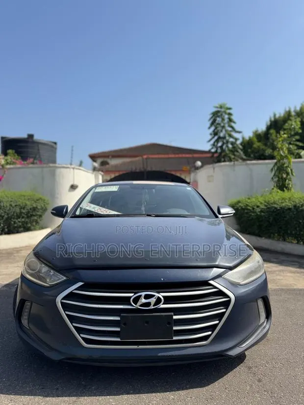 Hyundai Elantra SE Sedan FWD (2.0L 4cyl 6M) 2017 Burgundy · Photo 1