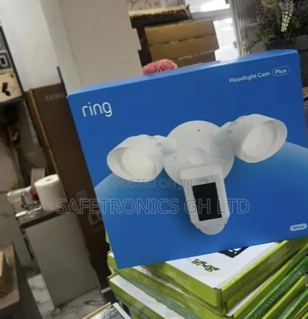 Lastest ^ Security Ring Floodlight Cam Plus · Photo 1