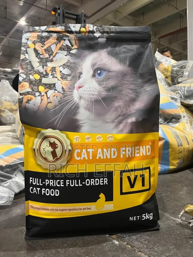 Cat Food 5kg (Containing Dried Meat, Fish, Chicken, Yolk Etc) · Photo 1
