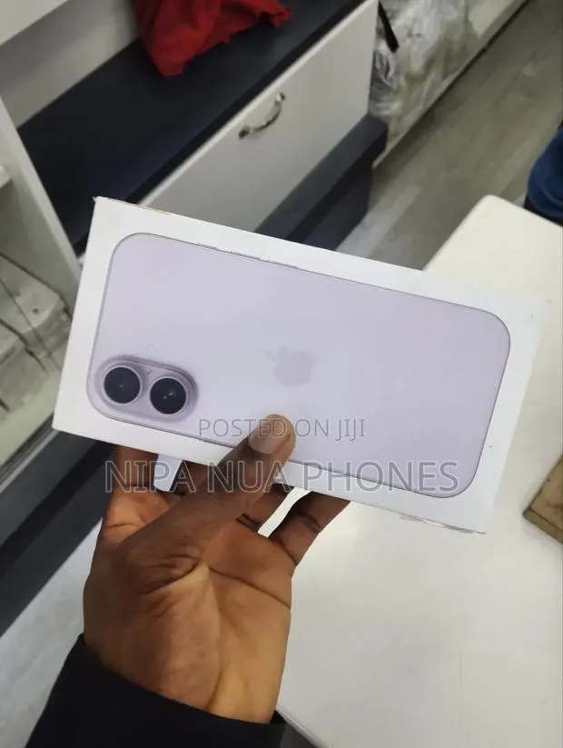 New Apple iPhone 17 256 GB Silver · Photo 1