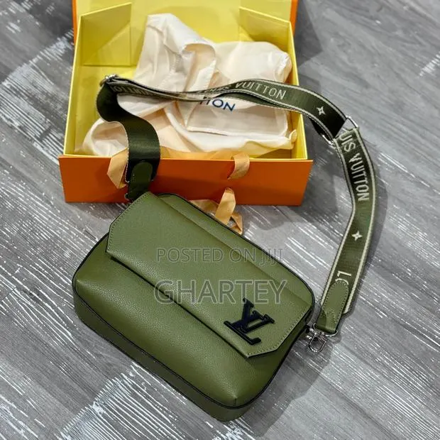 Army Green Premium Leather Louis Vuitton Side Bag · Photo 1