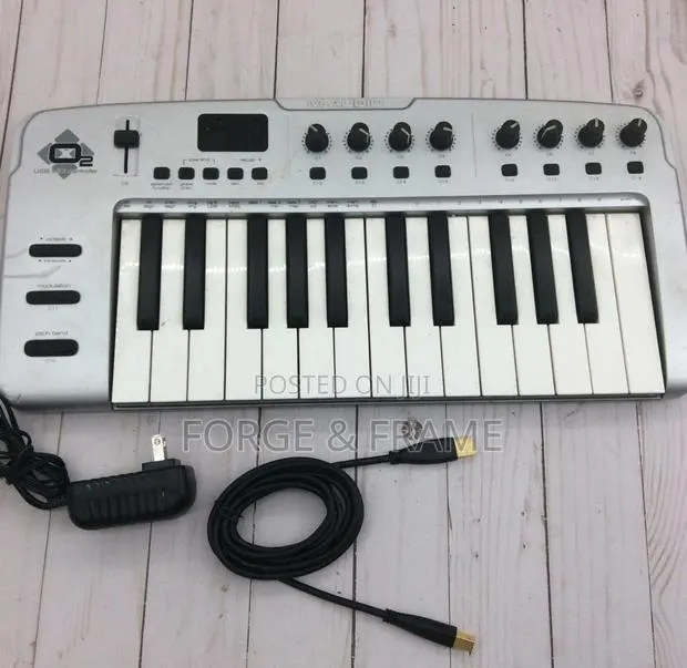M-Audio O2 25-Key USB MIDI Controller · Photo 1