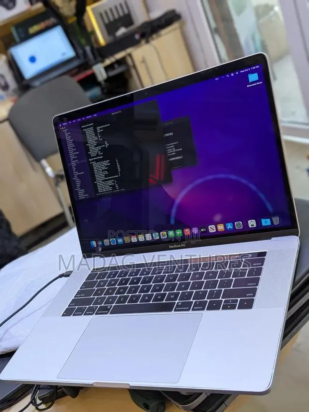 Laptop Apple MacBook Pro 2018 16GB Intel Core i7 SSD 512GB · Photo 1