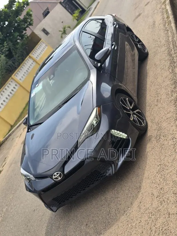 Toyota Corolla SE (1.8L 4cyl 2A) 2018 Gray · Photo 1
