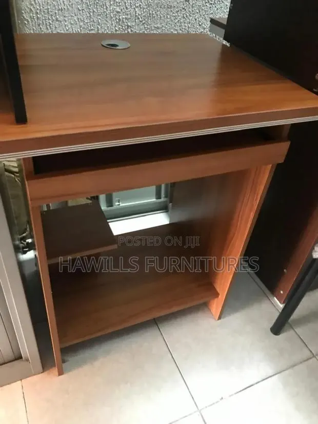 Wooden Computer Desk · Photo 1