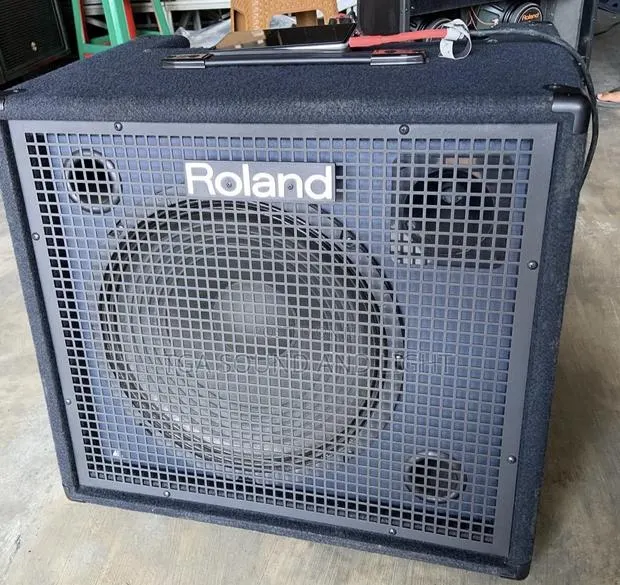Roland Kc600 Keyboard Amplifier · Photo 1