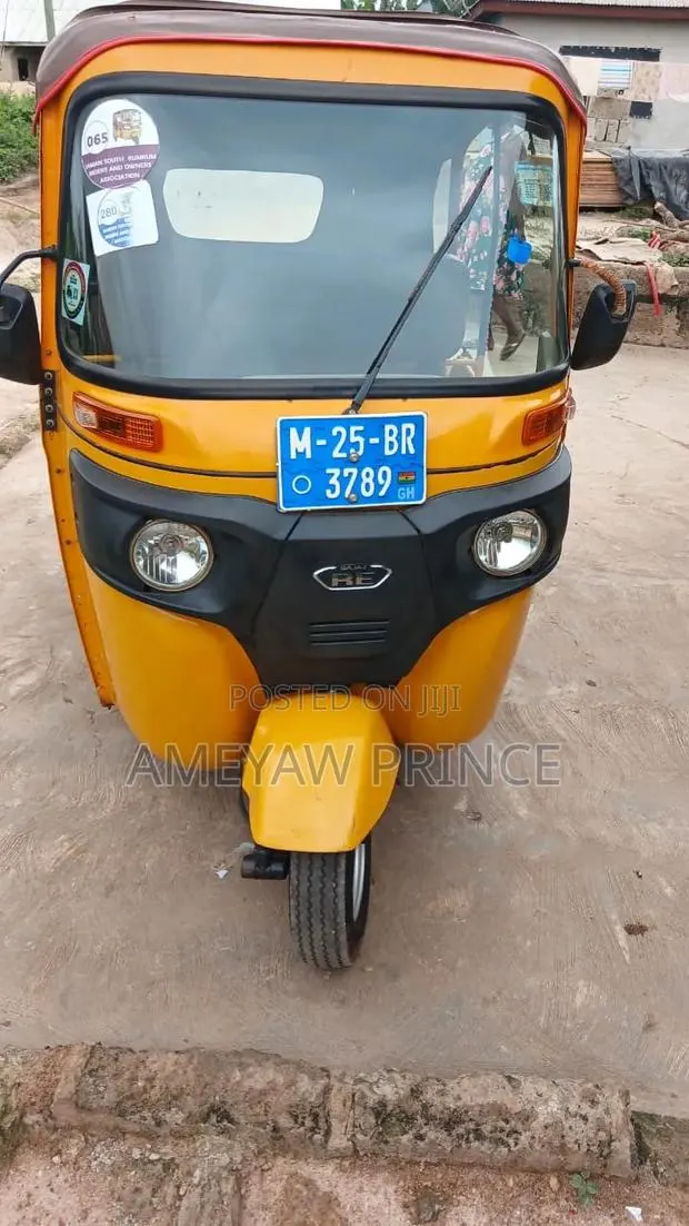 Bajaj RE 2025 Yellow · Photo 1