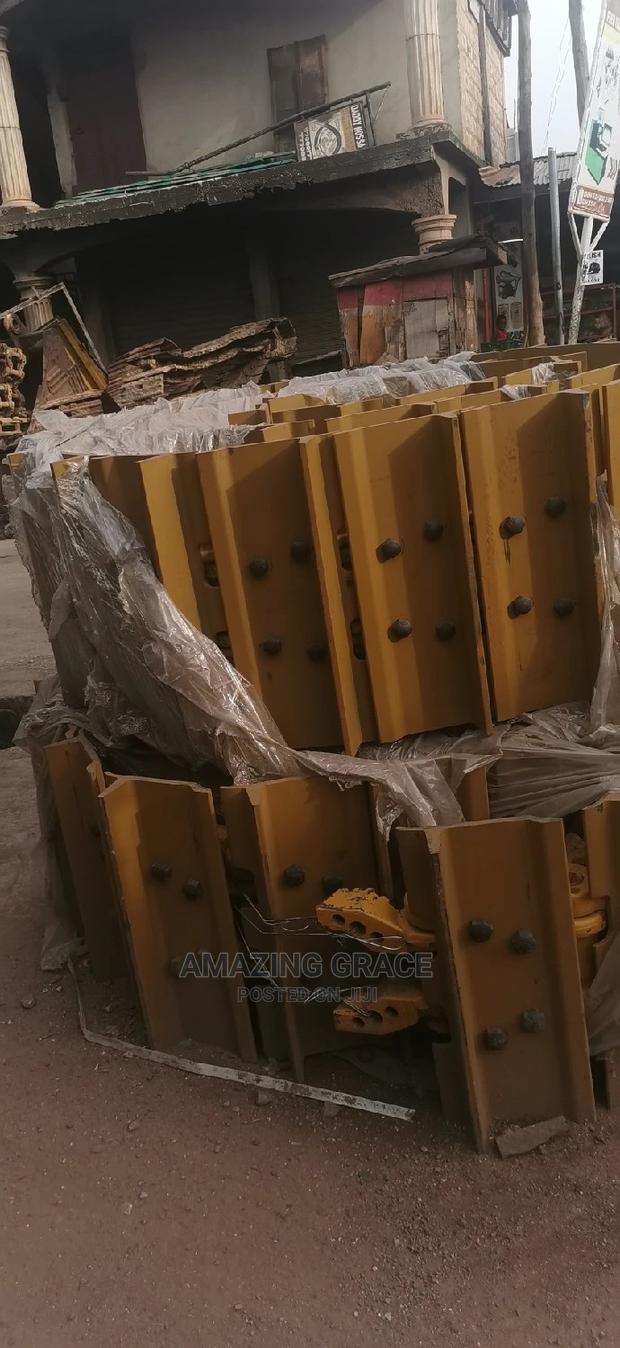 Caterpiller Complete Truck Link and Complete Link · Photo 2