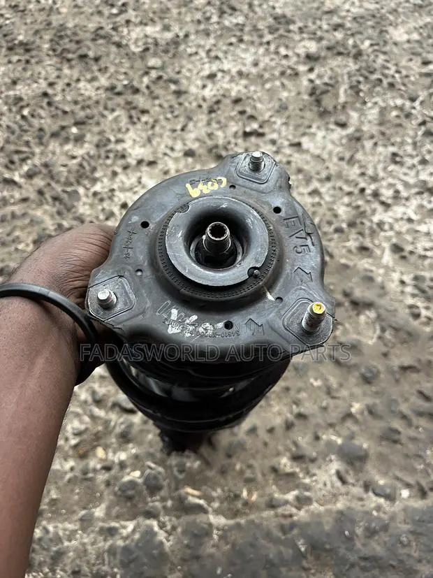 2022 Hyundai Tucson Front Shock Absorber · Photo 1