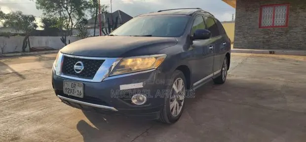 Nissan Pathfinder Platinum 4x4 2013 Black · Photo 1