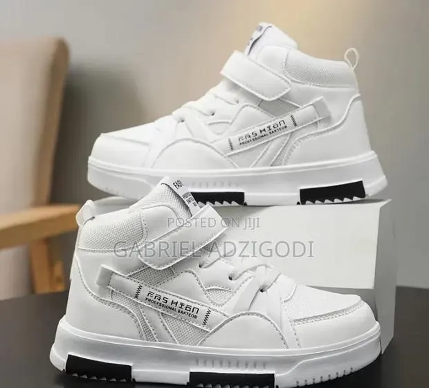 Sneakers,Shoes · Photo 1