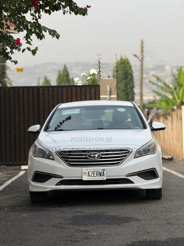 Hyundai Sonata ECO Sedan FWD (1.6L 4cyl 7A) 2016 Silver · Photo 1