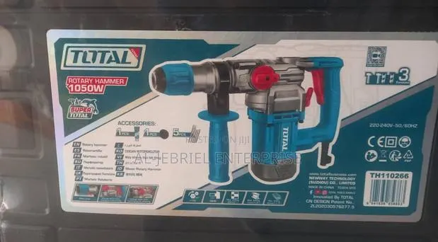 TOTAL 1050 Watts Rotary Hammer Drill · Photo 1