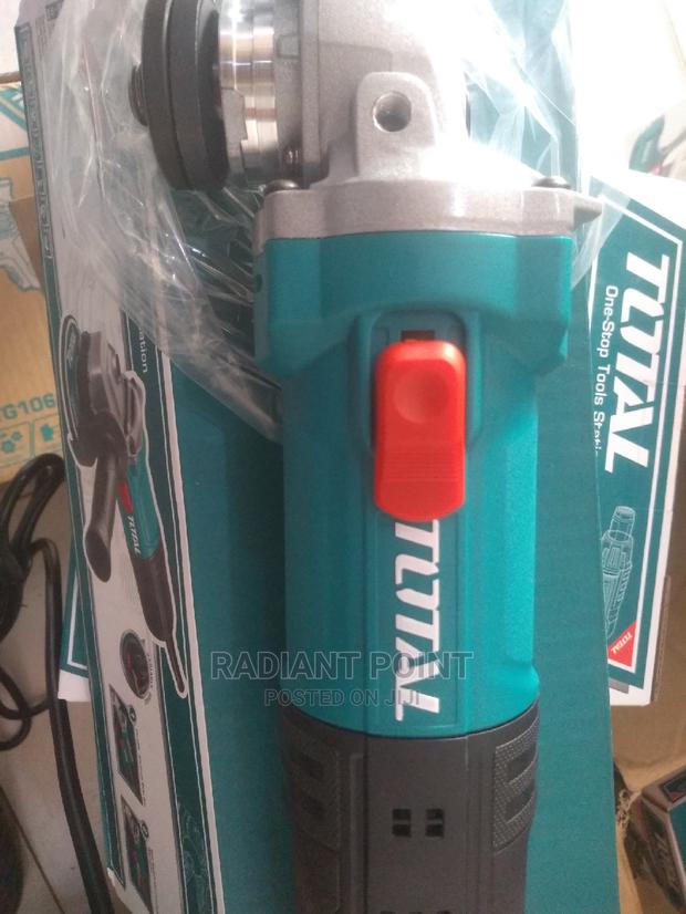 Total 900w Angle Grinder · Photo 1