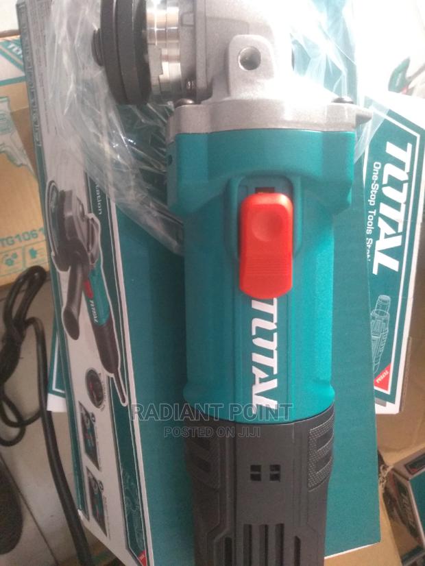 Total 900w Angle Grinder · Photo 2