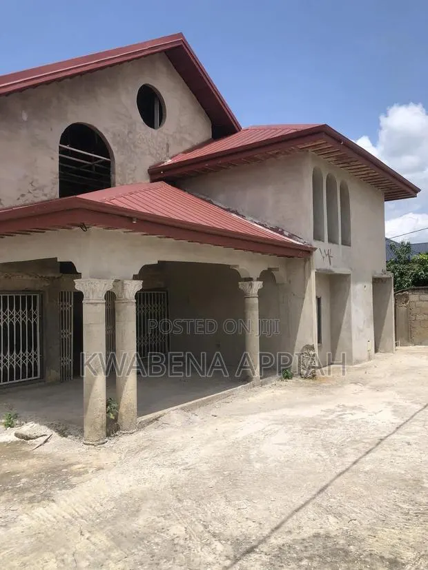 8bdrm Duplex in Mark Estate At, Kumasi Metropolitan for sale · Photo 1