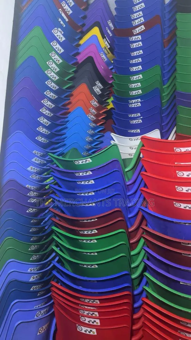 Plastic Chairs With Metal Legs · Photo 2