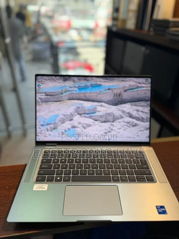 Laptop Dell Latitude 9520 16GB Intel Core i7 SSD 512GB · Photo 1
